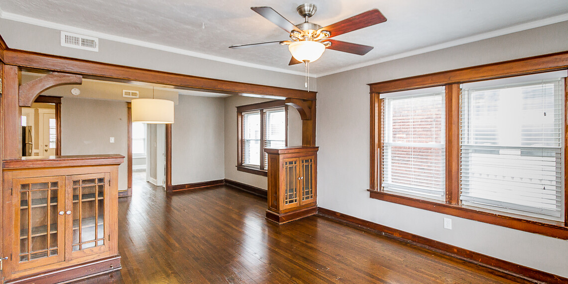 1219 W 41st St-3W-6198.JPG